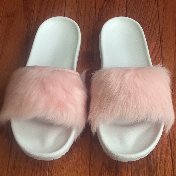 🆕 Authentic UGG fluffy slides light pink- size 8 - Picture 2 of 8